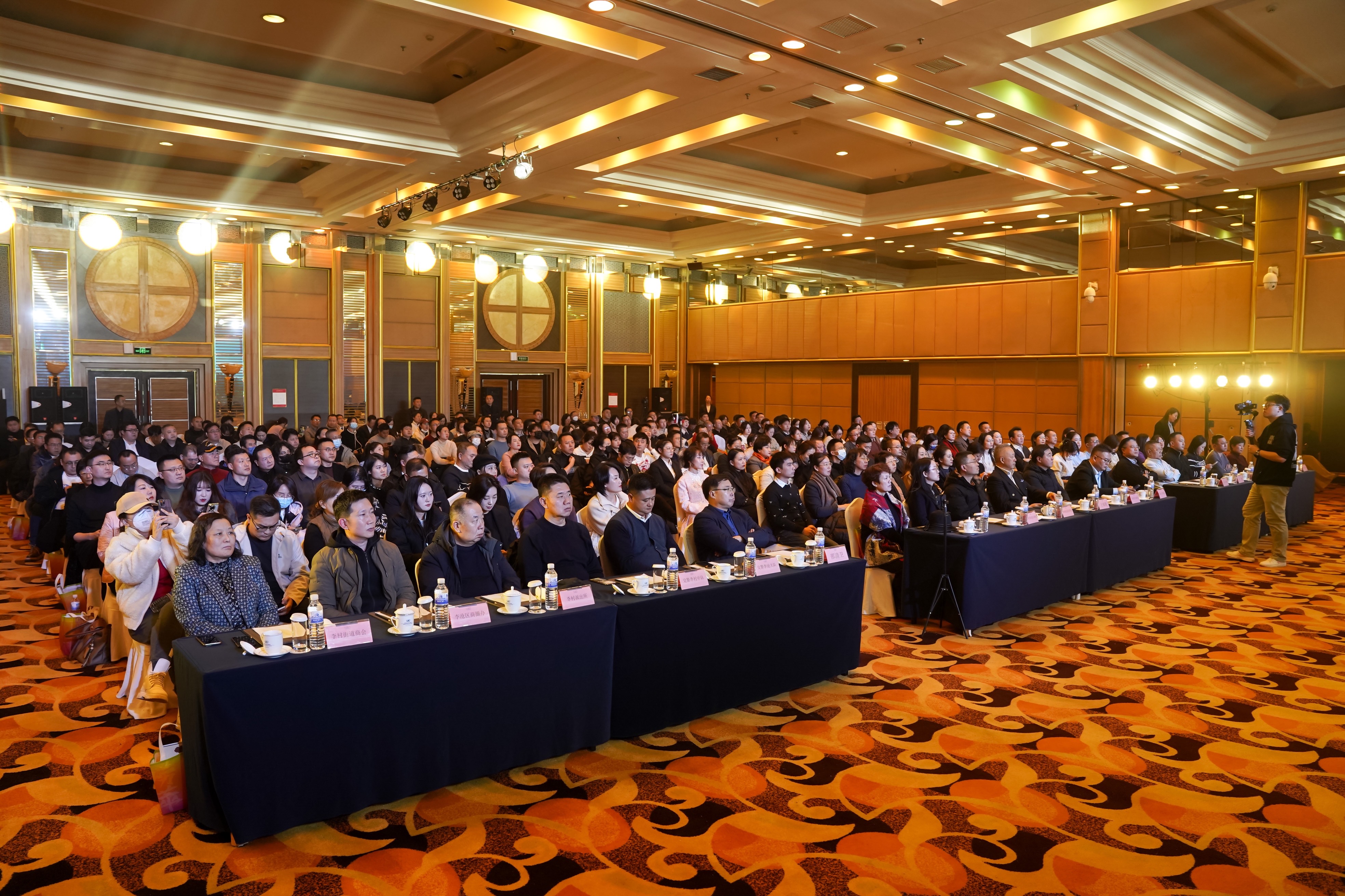 眾多政、商、媒體賓朋齊聚一堂，共同見證此次盛會 (3).jpg