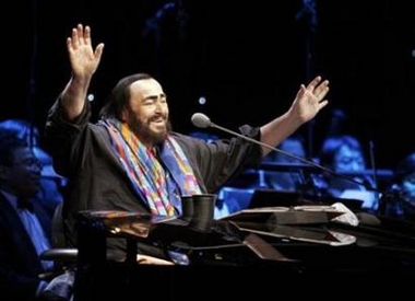 經(jīng)紀人稱意大利男高音歌唱家帕瓦羅蒂去世(圖)
