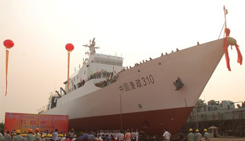 中國漁政310船是目前中國噸位最大、技術(shù)最先進、續(xù)航能力最強的漁政執(zhí)法公務(wù)船，具有專業(yè)執(zhí)法、全天候巡航、快速靈活應(yīng)對周邊緊急事態(tài)的能力。