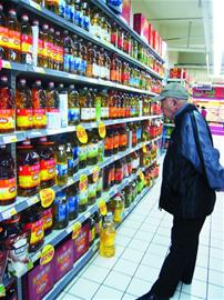 食用調(diào)和油異軍突起攻占超市 配方屬機(jī)密 食用調(diào)和油異軍突起攻占超市 配方屬機(jī)密