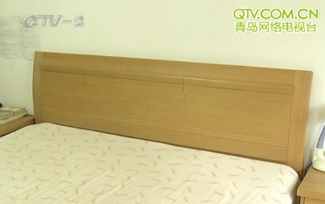 男子1萬6買實木家具3年才知被騙 商家稱桌腿是就算 男子1萬6買實木家具3年才知被騙 商家稱桌腿是就算