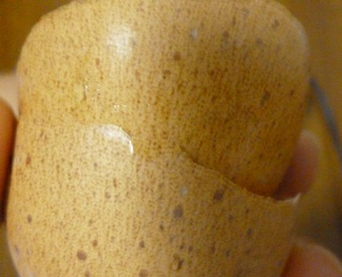 青島家樂(lè)福散雞蛋四天長(zhǎng)斑 店方稱存放過(guò)久