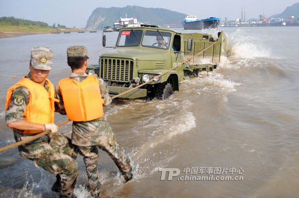 中央軍委大幅調(diào)整海南省軍區(qū)領(lǐng)導班子 一次換6人