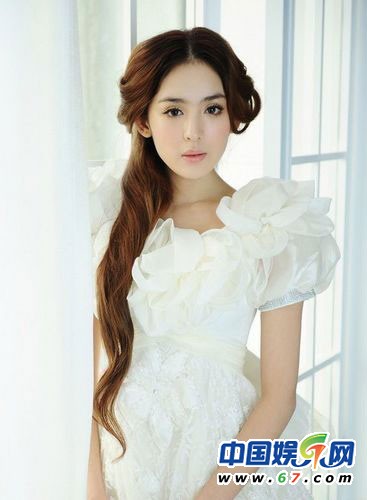 《軒轅劍》捧紅北影大一?；ü帕δ仍?美艷私密照曝光