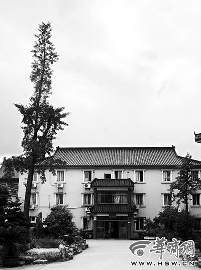 江蘇省鎮(zhèn)江市丹徒區(qū)辛豐鎮(zhèn)古大圣寺。最顯眼的不是大雄寶殿等殿堂，而是安養(yǎng)了170 余位老人。安養(yǎng)院本報記者孫強攝