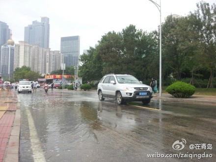 今天中午1點左右，澳門路被海水淹沒