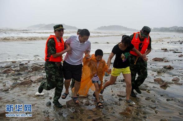 強(qiáng)臺(tái)風(fēng)布拉萬致東海北部狂風(fēng)暴雨