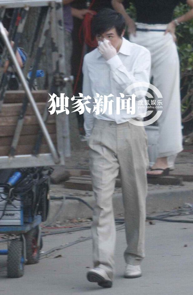 俞灝明穿彈力衣復出拍戲 《春天》片場正面照曝光