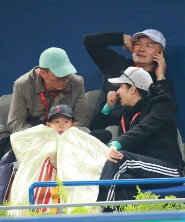 星二代賣萌黃磊女兒星味十足 盤點(diǎn)娛樂圈搞怪精靈