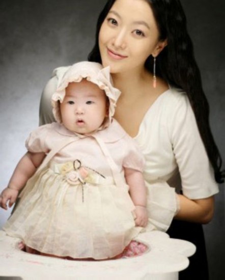 星二代賣萌黃磊女兒星味十足 盤點娛樂圈搞怪精靈