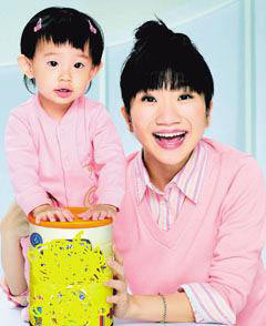 星二代賣萌黃磊女兒星味十足 盤點娛樂圈搞怪精靈