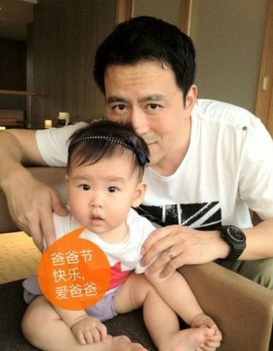 星二代賣萌黃磊女兒星味十足 盤點娛樂圈搞怪精靈