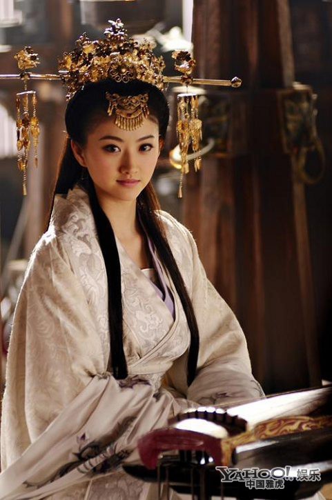 孫子大傳——景甜，本來(lái)景甜的美是甜美的小家碧玉，但是孫子大傳的造型做得大氣而古樸，效果反而比專門為景甜量身打造的戰(zhàn)國(guó)造型漂亮很多。