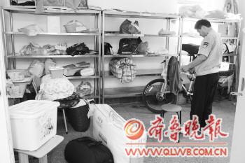 高中生軍訓家長忙送水 專家:該放手