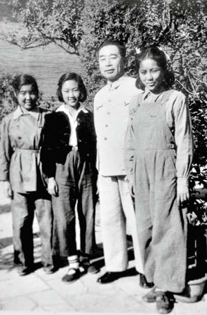 周恩來(lái)夫婦情書曝光:澡要常洗回來(lái)要檢查哩