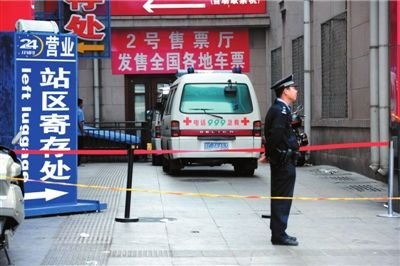 事故現(xiàn)場已拉起警戒線。本報記者徐曉帆攝