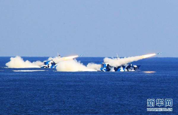 北海艦隊黃海秋點(diǎn)兵 新裝備可抗多向?qū)楋柡凸? border=