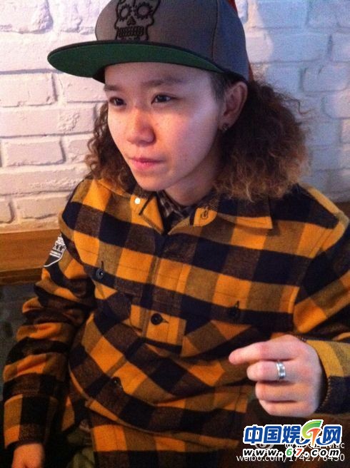 好聲音大山劉珊珊圓寸照曝光，網(wǎng)友揭其同性戀身份