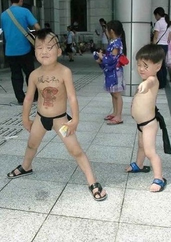 街頭犯二男女 你們長點(diǎn)兒心吧