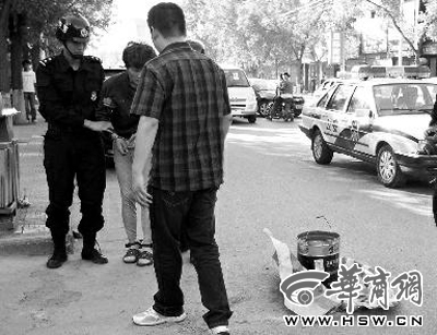 昨日下午，犯罪嫌疑人指認(rèn)現(xiàn)場(chǎng) 