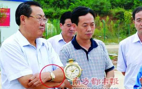 大學(xué)生要求公開微笑局長工資 陜西財(cái)政廳:不屬公開范圍