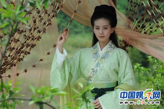 楊冪劉詩(shī)詩(shī)佟麗婭唐嫣 美艷大PK誰(shuí)是古裝女神