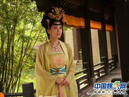 楊冪劉詩(shī)詩(shī)佟麗婭唐嫣 美艷大PK誰(shuí)是古裝女神