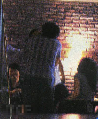 女星進(jìn)了夜店就狂放無限??！