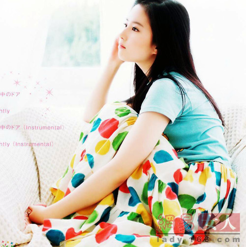 扒劉亦菲經(jīng)典造型 妹妹照片曝光