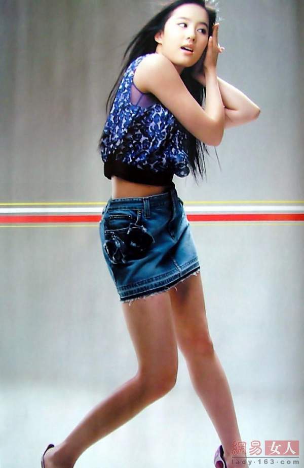 扒劉亦菲經(jīng)典造型 妹妹照片曝光