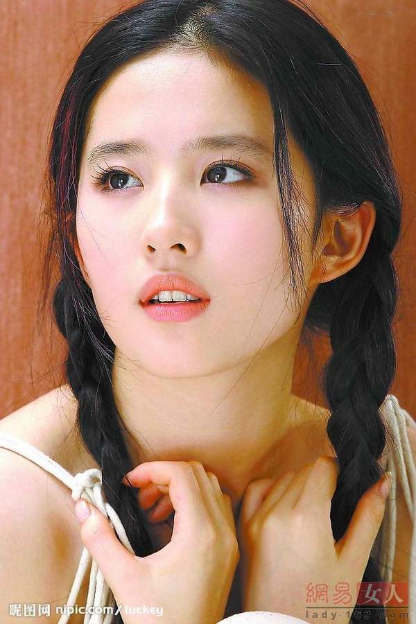 扒劉亦菲經典造型 妹妹照片曝光