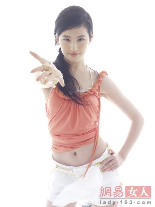 扒劉亦菲經(jīng)典造型 妹妹照片曝光