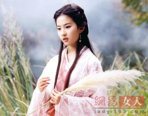 扒劉亦菲經(jīng)典造型 妹妹照片曝光