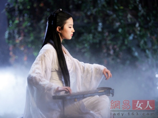 扒劉亦菲經(jīng)典造型 妹妹照片曝光