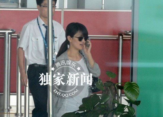 　隨著章子怡與撒貝寧戀情的曝光，小撒搭上了國際巨星，經(jīng)緯則也找到了自己的真愛。