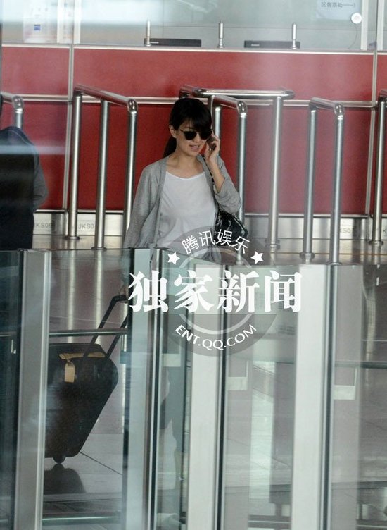 　隨著章子怡與撒貝寧戀情的曝光，小撒搭上了國(guó)際巨星，經(jīng)緯則也找到了自己的真愛(ài)。