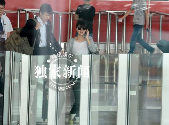 　隨著章子怡與撒貝寧戀情的曝光，小撒搭上了國(guó)際巨星，經(jīng)緯則也找到了自己的真愛(ài)。