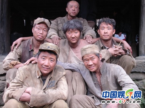 潘粵明起訴董潔團(tuán)隊(duì)誹謗 恩愛(ài)夫妻怒目相向