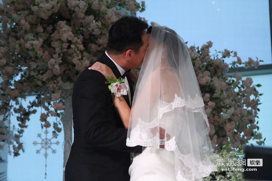 濮存昕25歲女兒濮方北京大婚 未進娛樂圈自己做老總