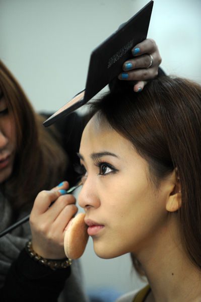 女學(xué)生用身體賺錢的辛酸與無奈