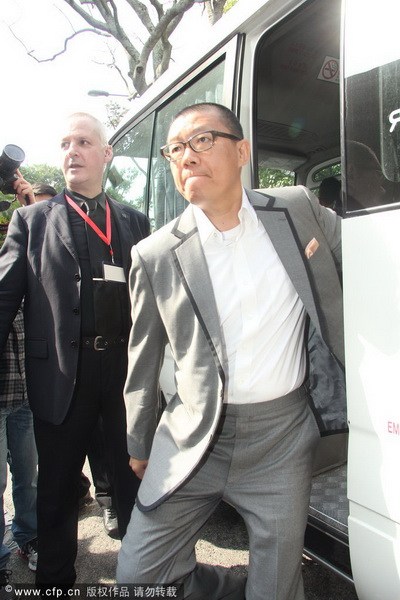 郭晶晶、霍啟剛注冊結(jié)婚 郭晶晶父母現(xiàn)身吳敏霞領(lǐng)銜伴娘團(tuán)