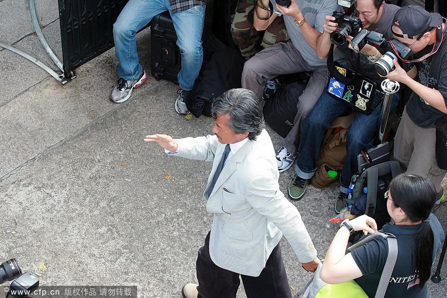 郭晶晶、霍啟剛注冊(cè)結(jié)婚 郭晶晶父母現(xiàn)身吳敏霞領(lǐng)銜伴娘團(tuán)