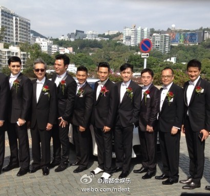 成員有梁朝偉、呂方、鐘鎮(zhèn)濤等。