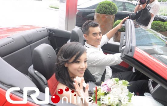 2012娛樂(lè)圈新娘大PK 誰(shuí)最美艷