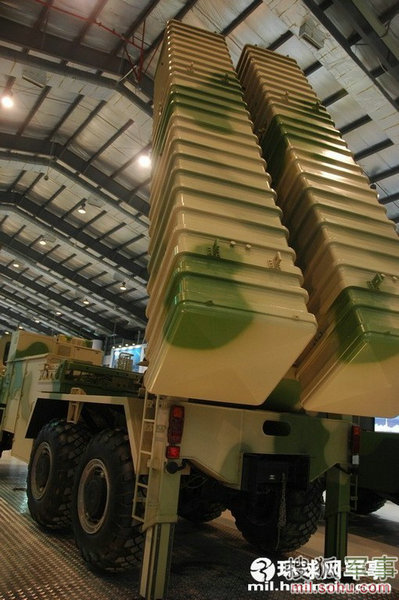 資料圖：B-611M導(dǎo)彈發(fā)射車。