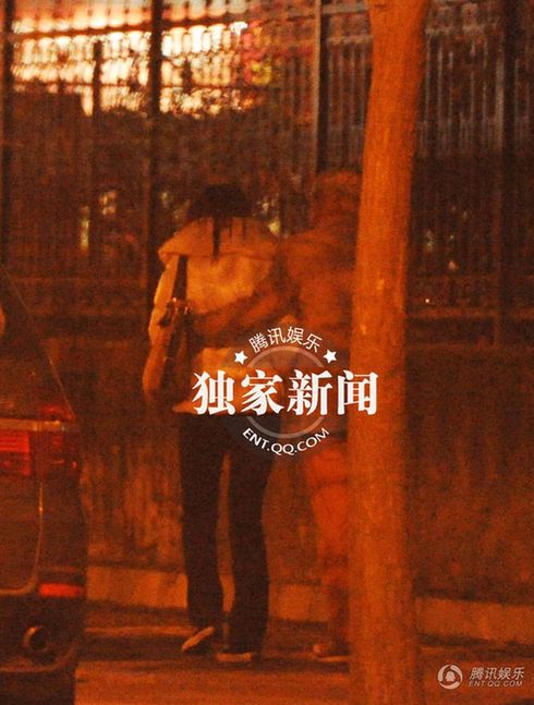 徐崢幽會(huì)神秘女