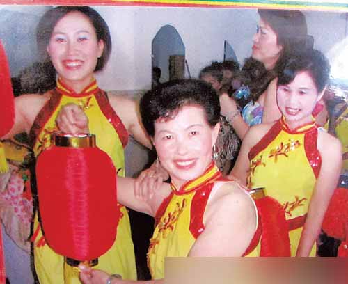 在農(nóng)村看場娛樂節(jié)目真不容易呀