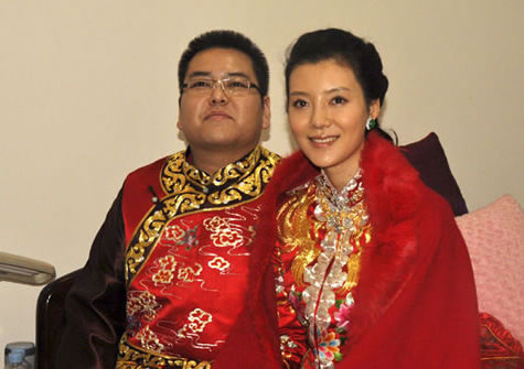 王寶強(qiáng)娶?；ㄟx美冠軍戀諧星 絕色女星嫁丑男(組圖)