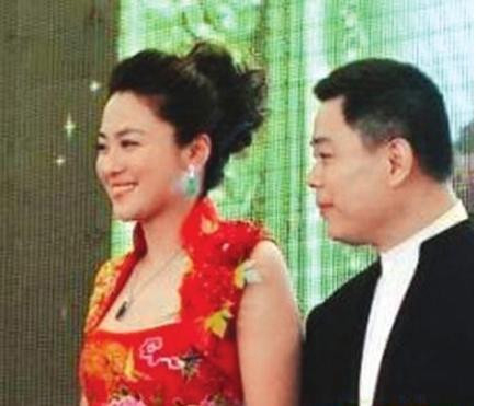 王寶強(qiáng)娶?；ㄟx美冠軍戀諧星 絕色女星嫁丑男(組圖)