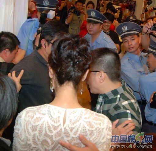 女星的尷尬 被揩油有苦說(shuō)不出